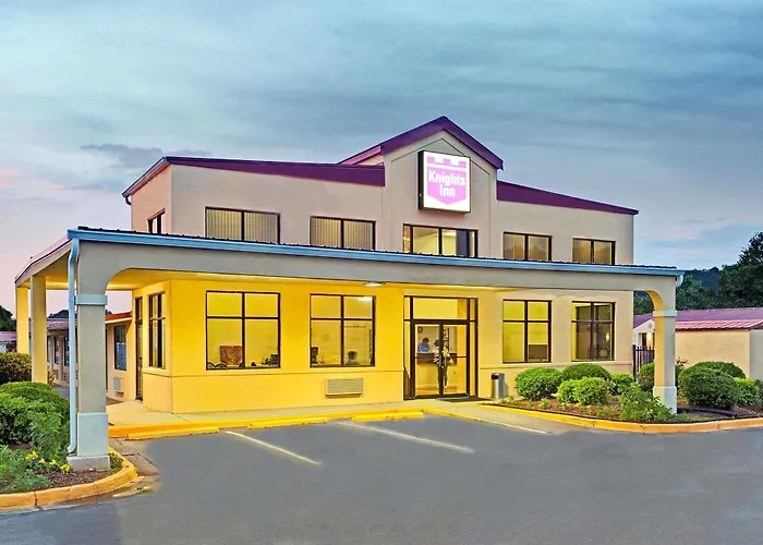 Central hotel: Knights Inn Cartersville